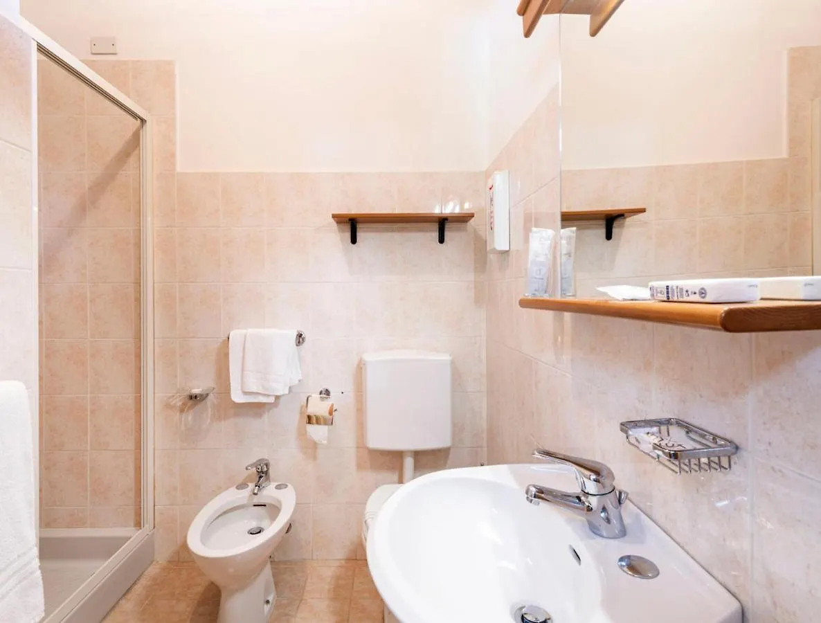 ***  La Griglia Hotel Argegno Italy